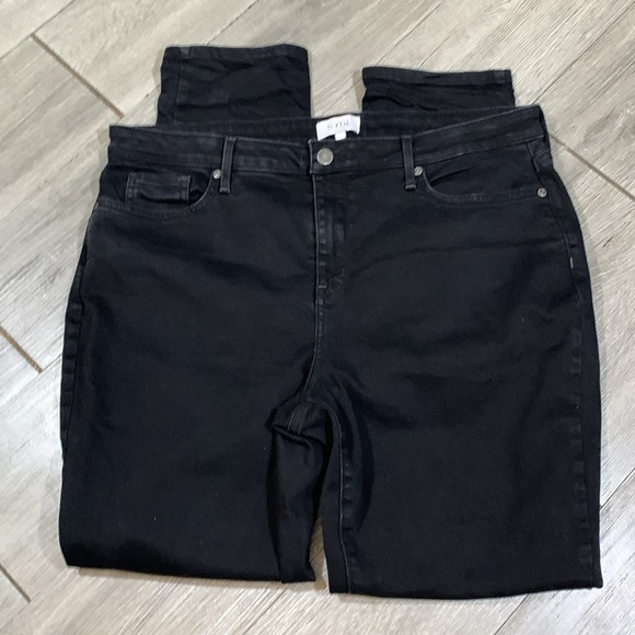 NYDJ Black Stretch Straight Leg Lift Tuck a technology Jeans size 14 - Picture 5 of 10